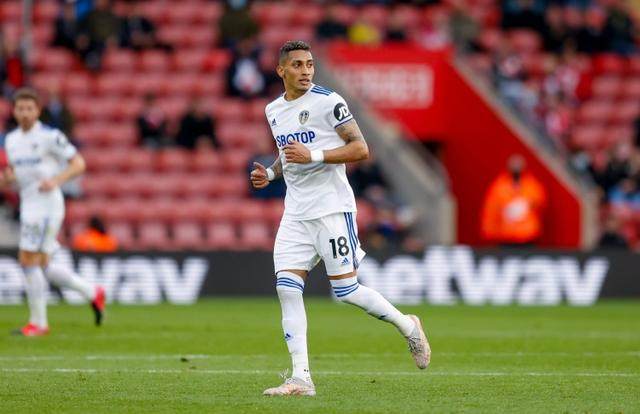 现场比分-【早报】转会市场也能“排水渠过弯”？