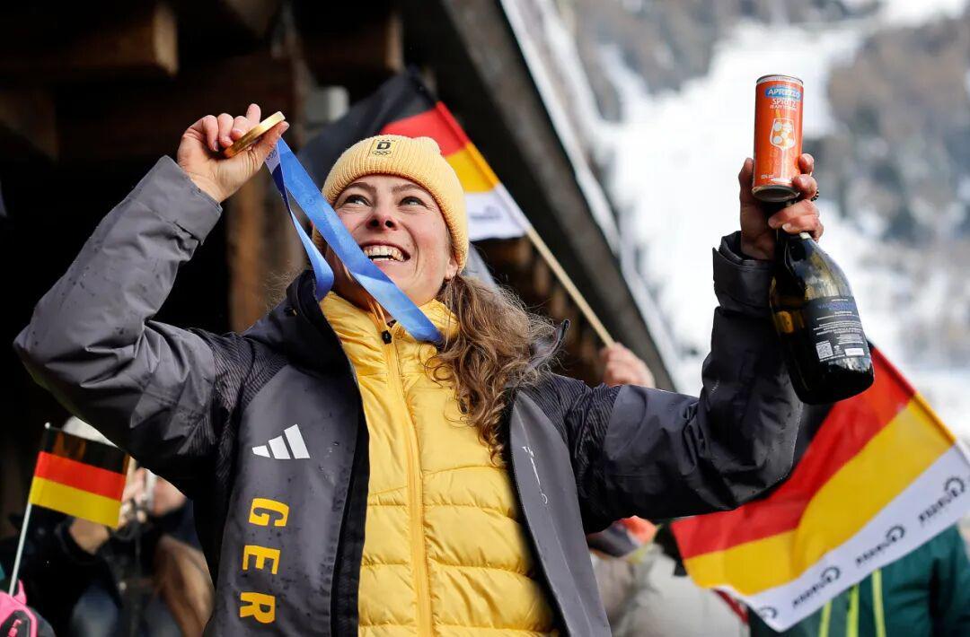 百家欧指-米兰冬奥早报：他们是在“金牌夫妻”身旁的过去与未来！