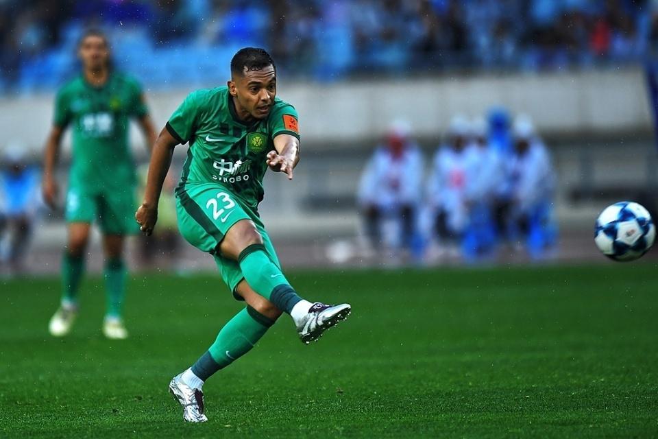 现场比分-离谱?国安29岁外援遭不可明说的伤病 回国做手术感染+现已不能动