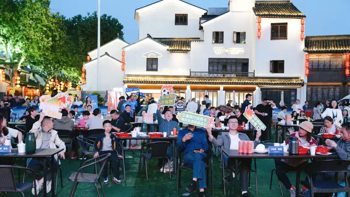 足球比分-今晚，清名桥广场嗨爆了！|苏超|无锡队|交通银行无锡分行|江苏省城市足球联赛|江苏足球联赛_新浪体育_新浪新闻
